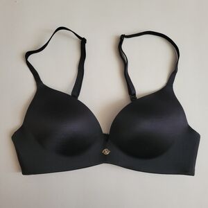 Victoria's Secret Black Wireless Push Up Bra